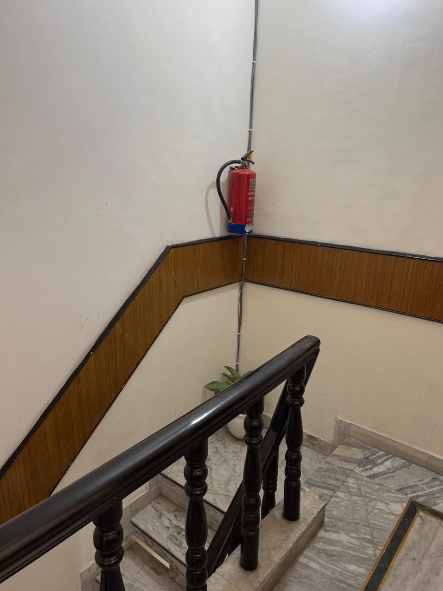 Raja Guest House -- Jalandhar Railway Station -- For Family, Couples, Travellers Zewnętrze zdjęcie