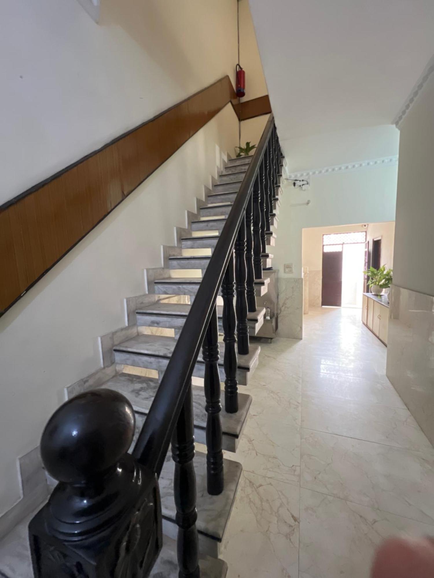 Raja Guest House -- Jalandhar Railway Station -- For Family, Couples, Travellers Zewnętrze zdjęcie