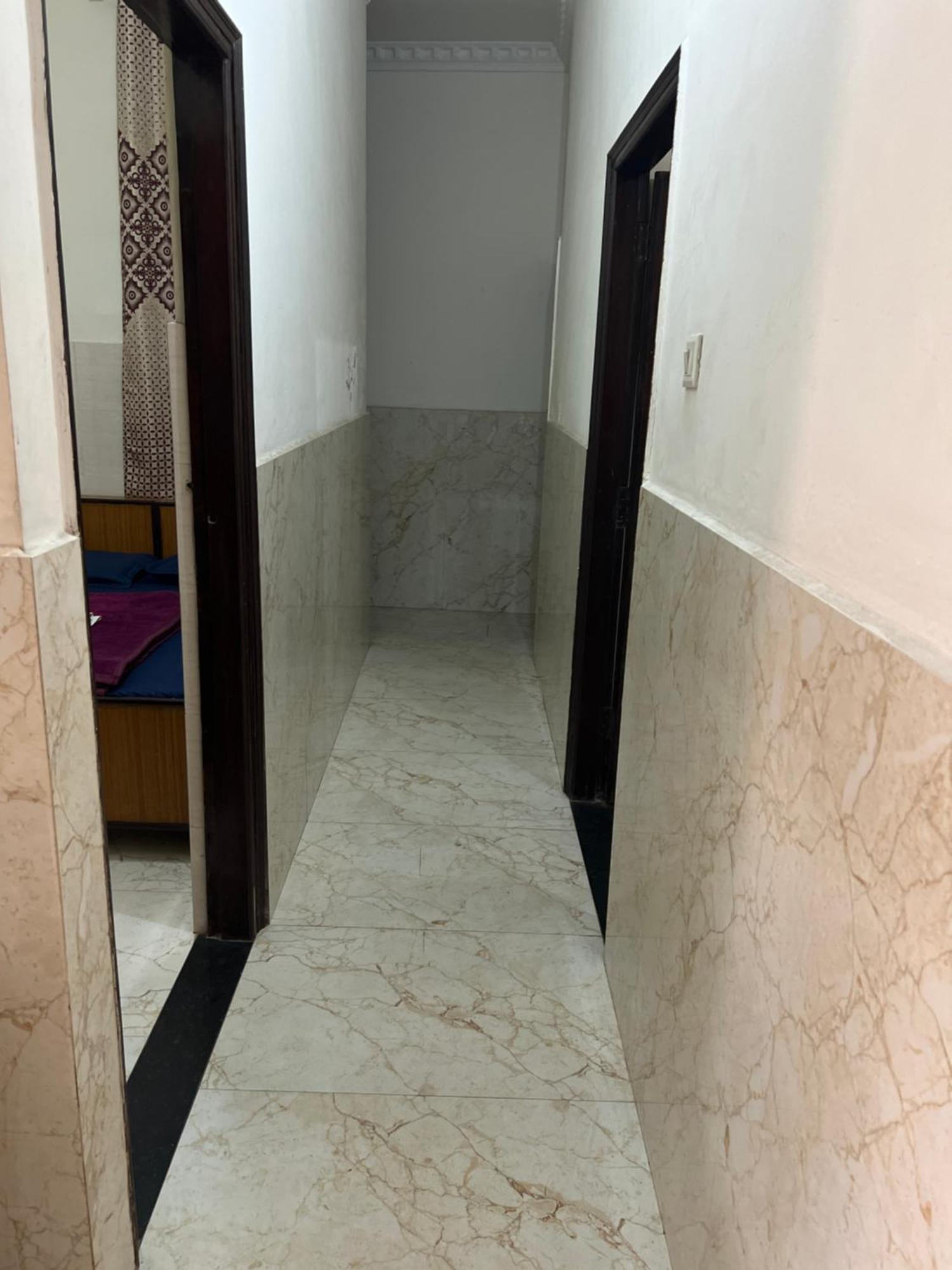 Raja Guest House -- Jalandhar Railway Station -- For Family, Couples, Travellers Zewnętrze zdjęcie