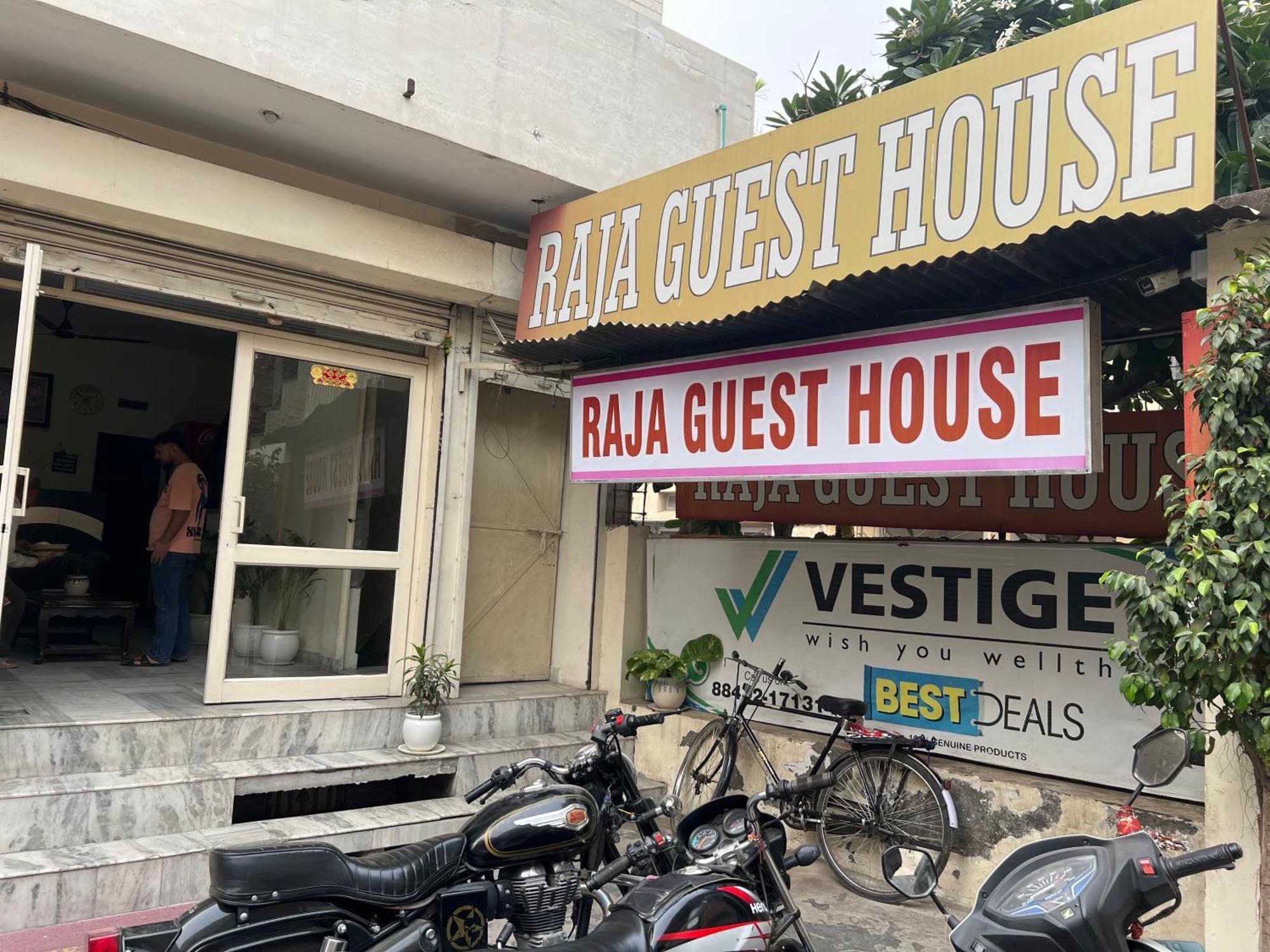 Raja Guest House -- Jalandhar Railway Station -- For Family, Couples, Travellers Zewnętrze zdjęcie